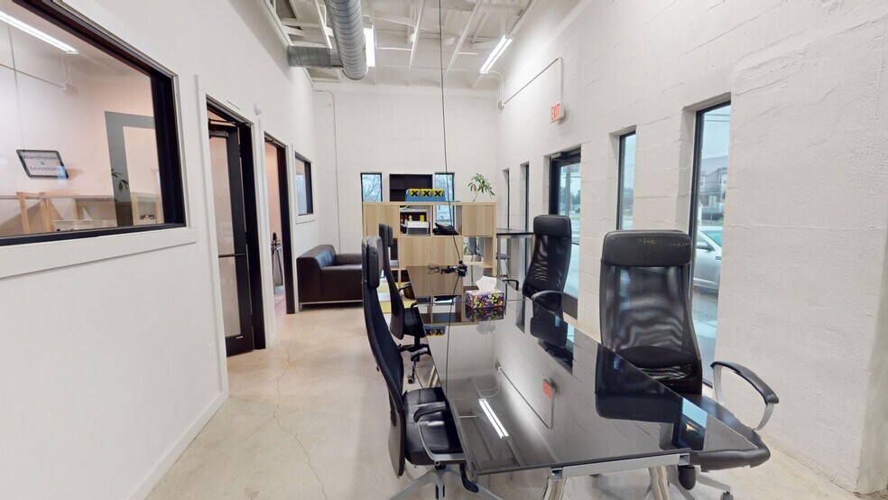 More Photos Of 1700 Montopolis Dr, Austin Freestanding For Lease