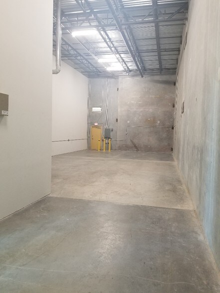 More Photos Of 10384 W State Road 84, Davie Warehouse For Lease