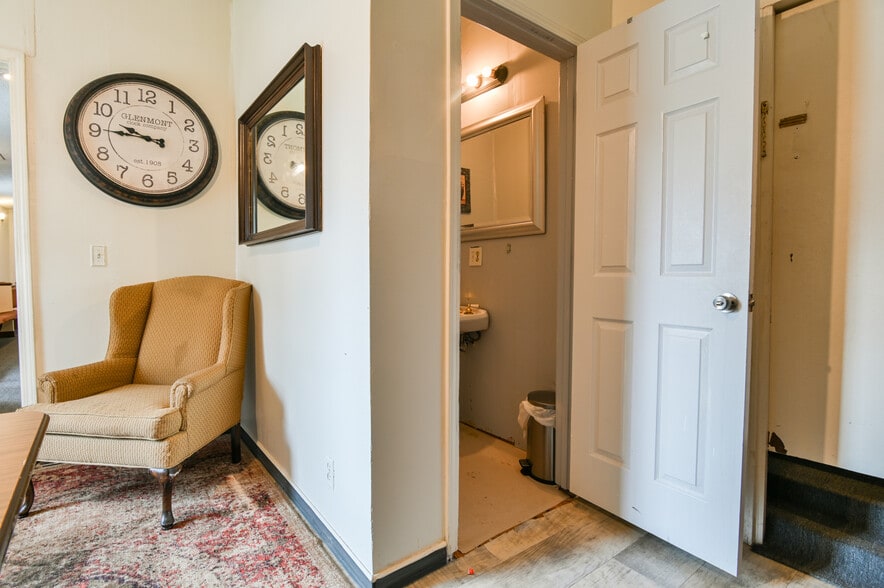 More Photos Of 2766 White Oak Dr, Decatur Religious Facility For Sale