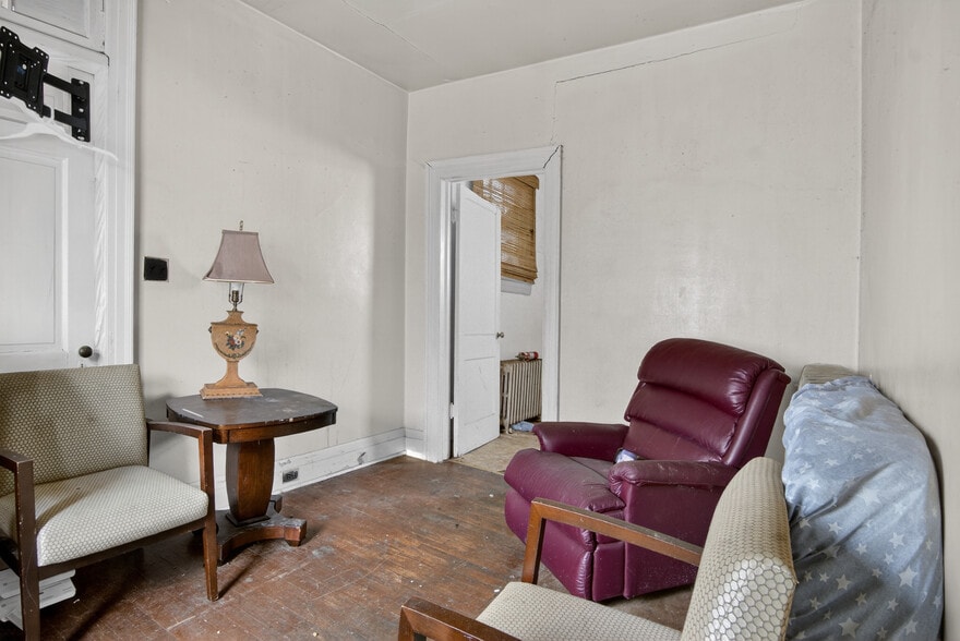 More Photos Of 1010-1012 S Garnett St, Henderson Apartments For Sale