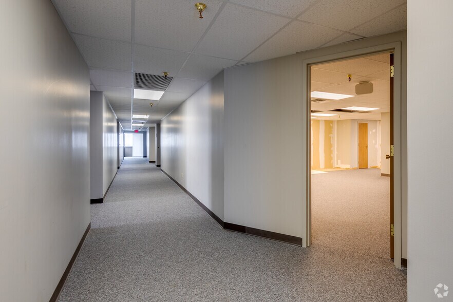 Photo of 19th Floor Ste 60-1900