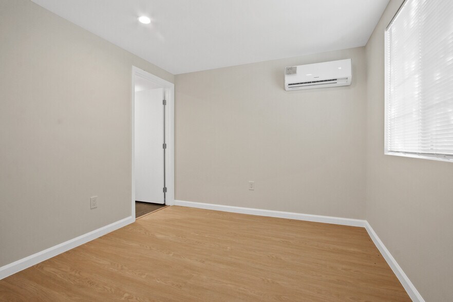 More Photos Of 2364-2370 Lime Ave, Long Beach Multifamily For Sale