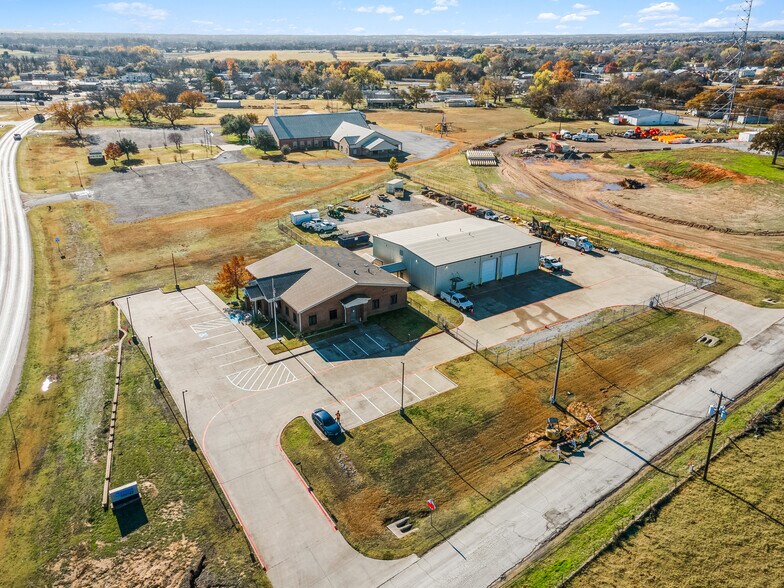 More Photos Of 142 N FM 730, Boyd Light Distribution For Sale