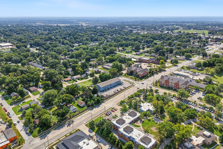 More Photos Of 5555 SW 9th St, Des Moines Apartments For Sale
