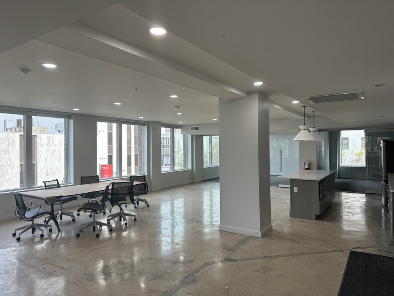 More Photos Of 2025 3rd Ave N, Birmingham Office For Lease