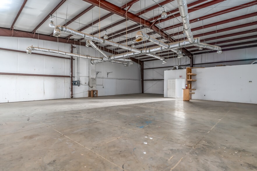 More Photos Of 480 N Dean Rd, Auburn Light Distribution For Lease