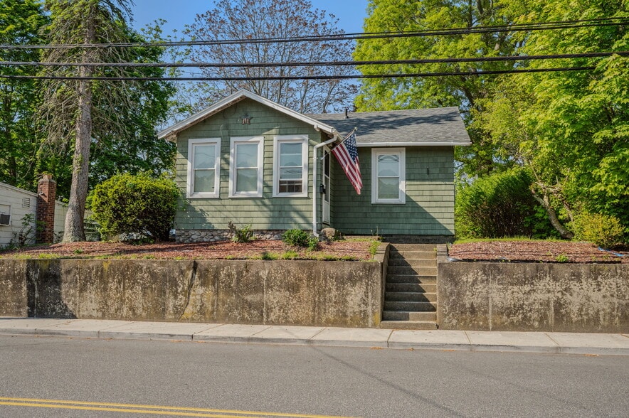 More Photos Of 233 Poquonnock Rd, Groton Restaurant For Sale