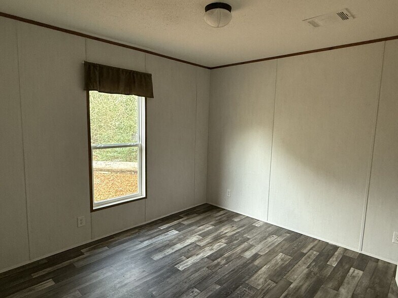 More Photos Of 1402 N 69th Ave, Pensacola Manufactured Housing Mobile Home Park For Sale