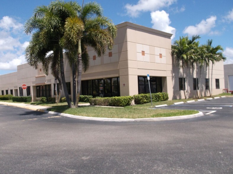 More Photos Of 2401-2431 Quantum Blvd, Boynton Beach Showroom For Sale