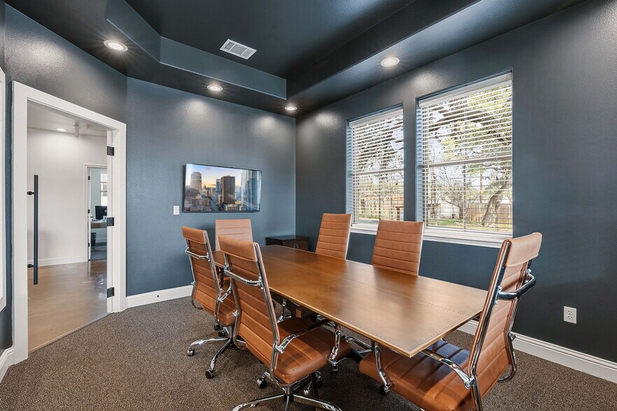 More Photos Of 5901 Old Fredericksburg Rd, Austin Office For Sale