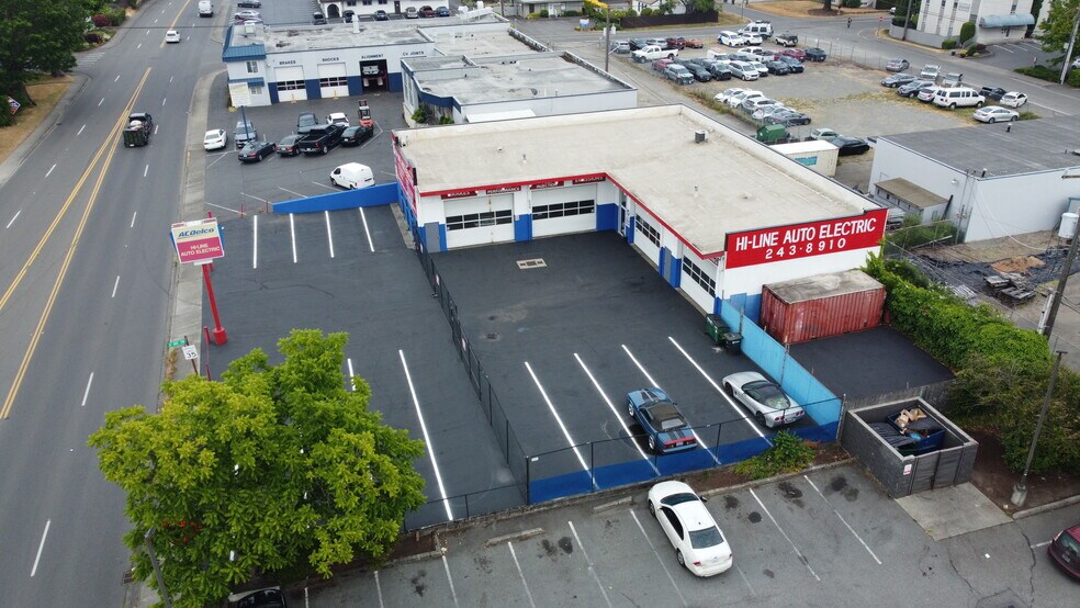Primary Photo Of 823 SW 148th St, Burien Auto Repair For Sale