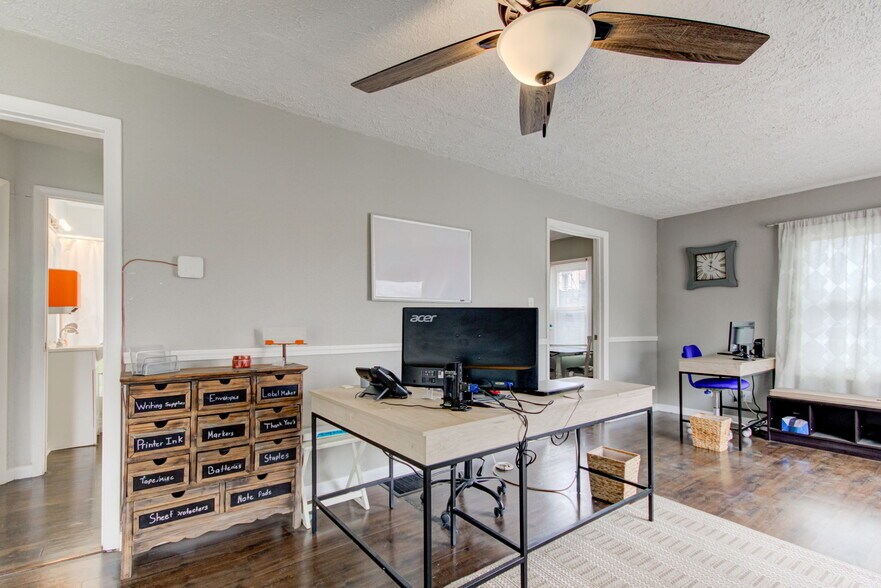 More Photos Of 4451 Old Allisonville Rd, Indianapolis Office For Sale