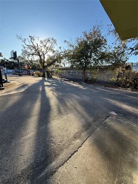 More Photos Of 5610 N Nebraska Ave, Tampa Office For Sale