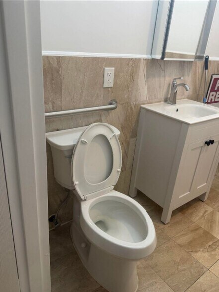 More Photos Of 11882 Metropolitan Ave, Kew Gardens Apartments For Lease