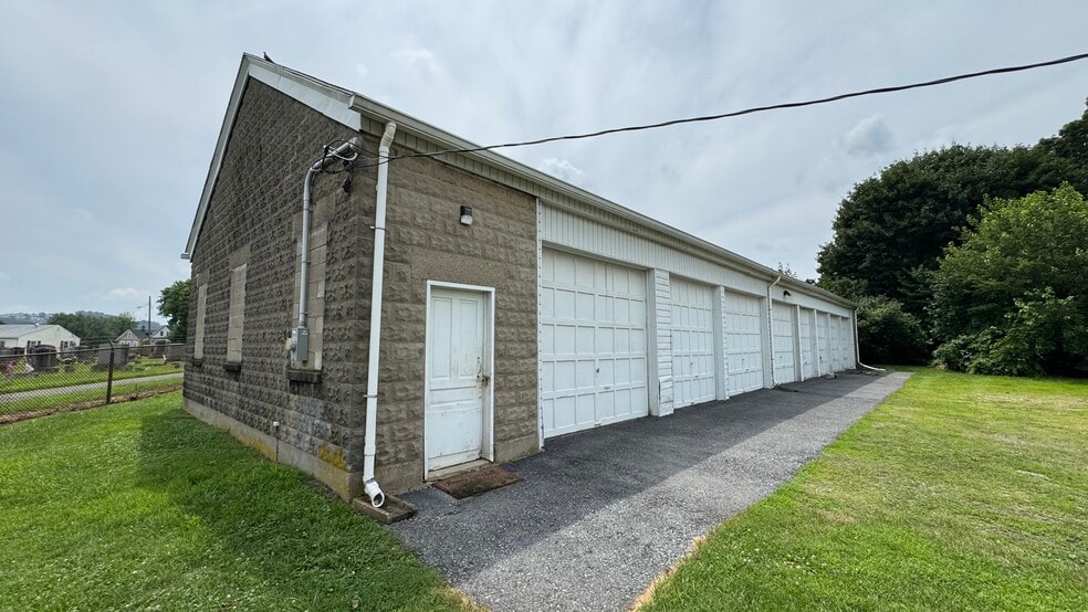 More Photos Of 98 Henderson St, Phillipsburg Warehouse For Sale