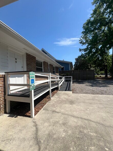 More Photos Of 537 Folly Rd, Charleston Medical For Lease