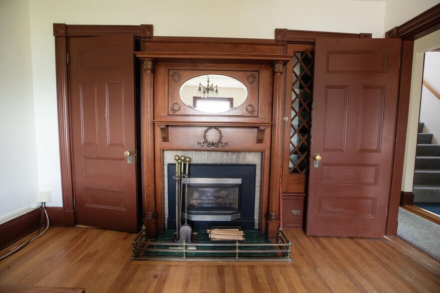 More Photos Of 293 State St, Bangor Office For Sale