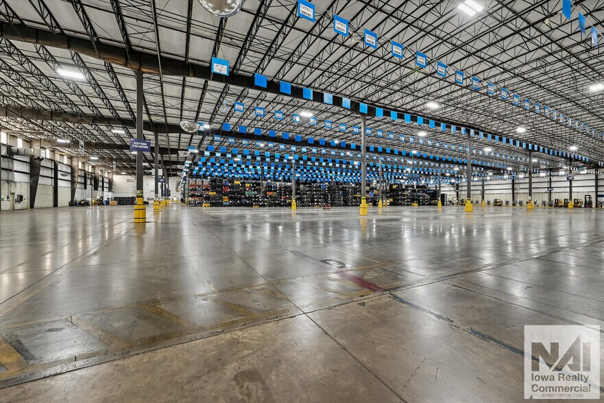 More Photos Of 4600-5000 20th Ave SW, Cedar Rapids Warehouse For Lease