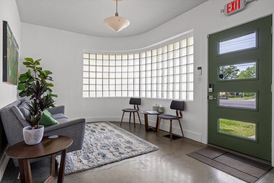 More Photos Of 525 Cherokee Blvd, Chattanooga Office For Lease