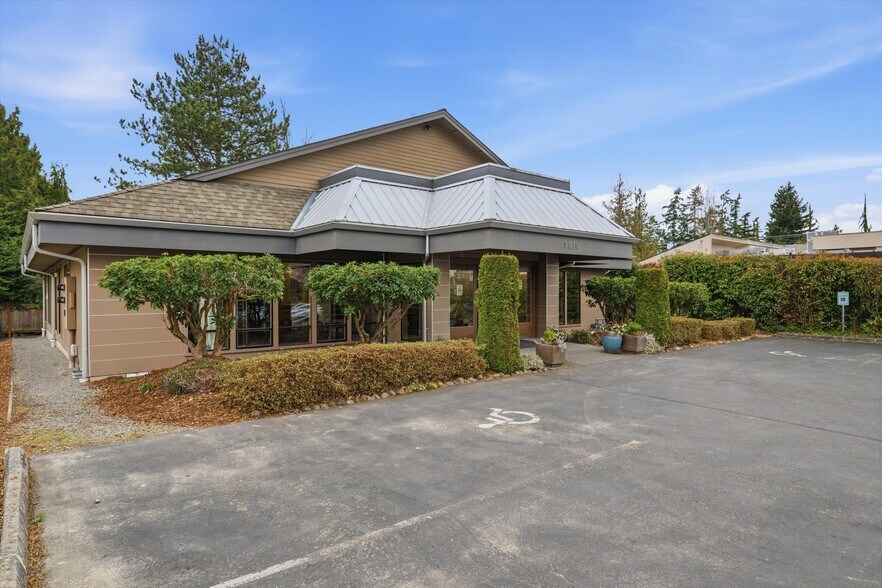 More Photos Of 3010 Squalicum Pky, Bellingham Office For Sale