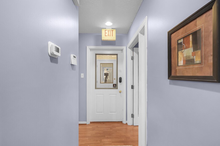 More Photos Of 10375 Ford Ave, Richmond Hill Office For Sale