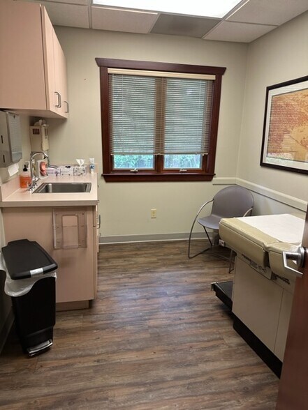 More Photos Of 1715 Village Way, Orange Park Medical For Sale