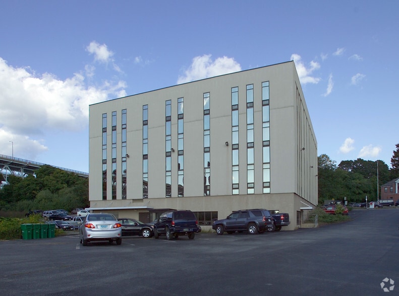 More Photos Of 15 Thames St, Groton Office For Lease