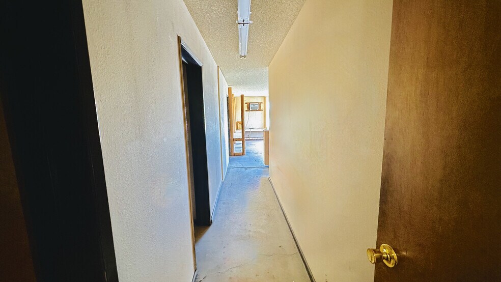 More Photos Of 1611 Needles Hwy, Needles Warehouse For Sale