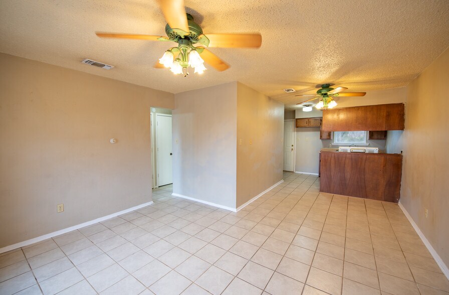 More Photos Of 100 Colvin St, Mount Vernon Apartments For Sale