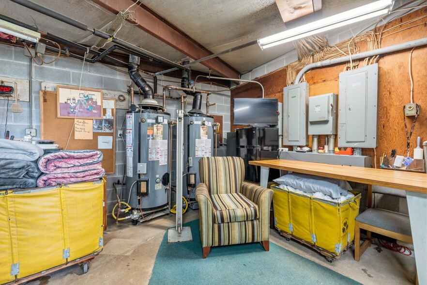 More Photos Of 6920 Motor Inn Dr, Huntingdon Hotel For Sale
