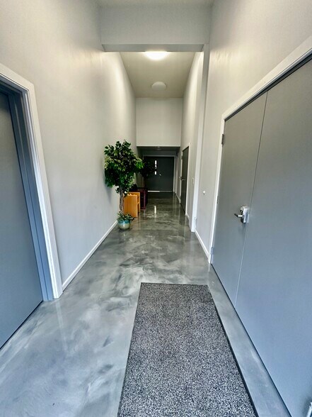 More Photos Of 550 Main St, Bethlehem Service For Lease