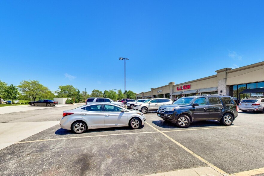 More Photos Of 58-98 E Schoolhouse Rd, Yorkville General Retail For Sale