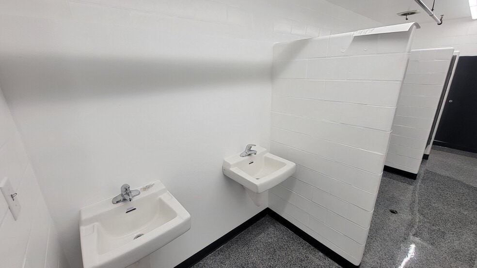 More Photos Of 1223 N 6th Ave, Yakima Manufacturing For Lease