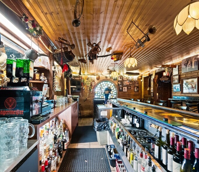 More Photos Of 3016 E Commercial Blvd, Fort Lauderdale Restaurant For Sale