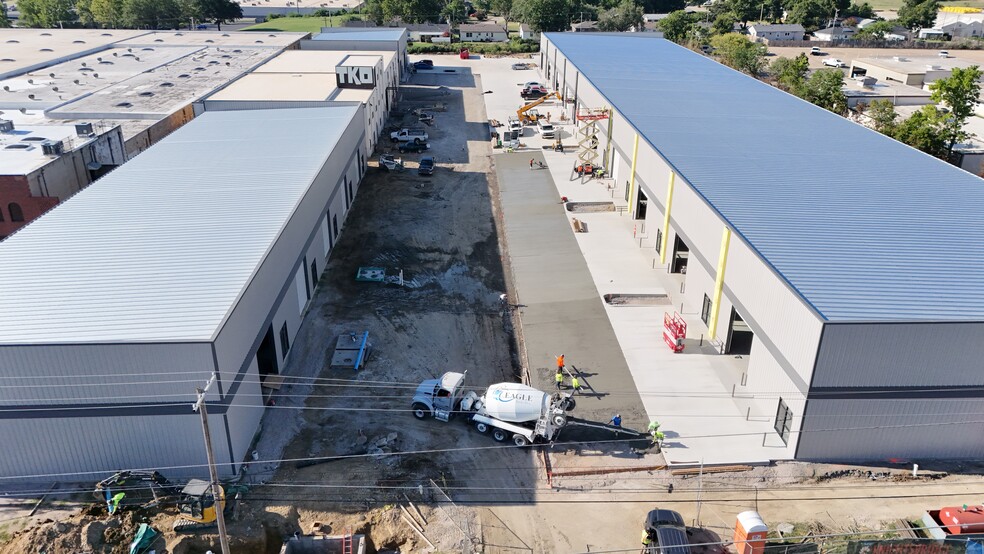 More Photos Of 6240 E 15th St, Tulsa Unknown For Lease