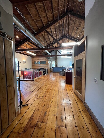 More Photos Of 303 S Paterson St, Madison Loft Creative Space For Lease