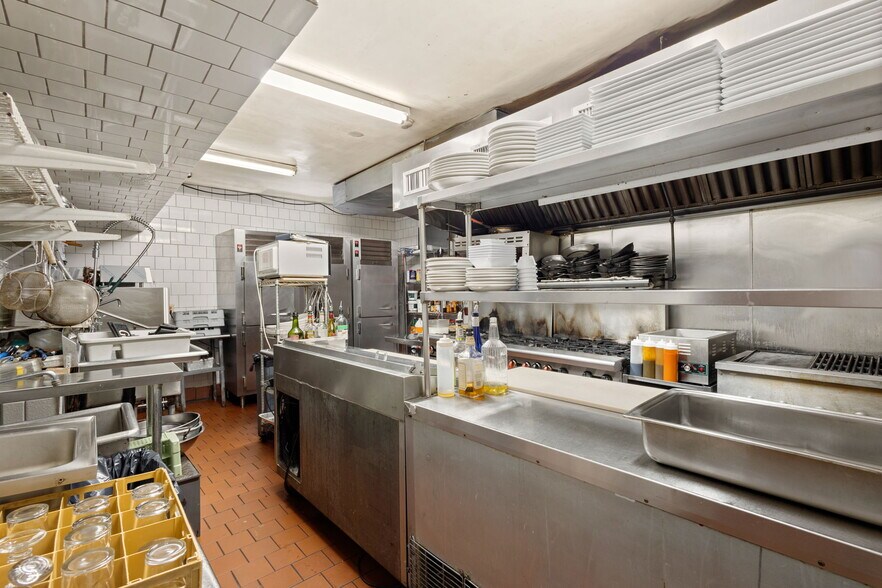 More Photos Of 337 N Liberty Dr, Tomkins Cove Restaurant For Sale