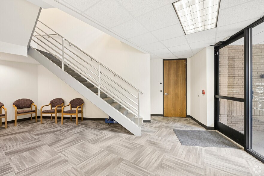 More Photos Of 2900 Highwoods Blvd, Raleigh Office For Lease