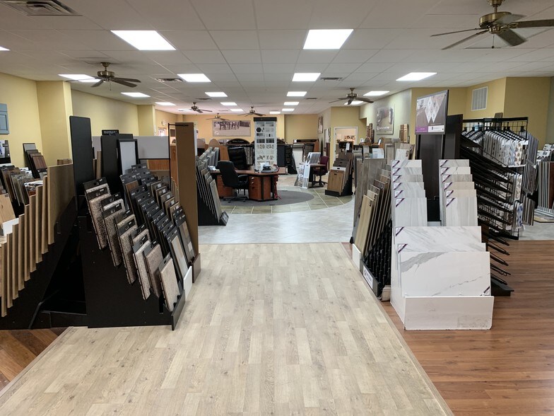 More Photos Of 32379 Broadway St, Sebring Storefront For Sale