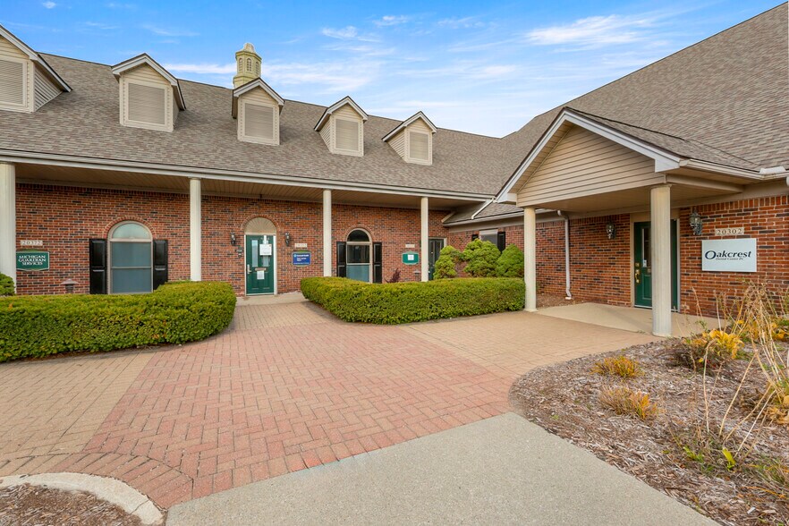 More Photos Of 20302-20392 Eureka Rd, Taylor Office For Lease