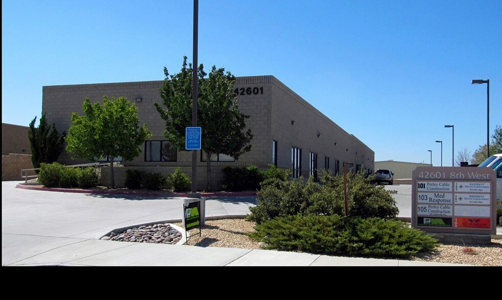 More Photos Of 42601 8th St W, Lancaster Warehouse For Lease