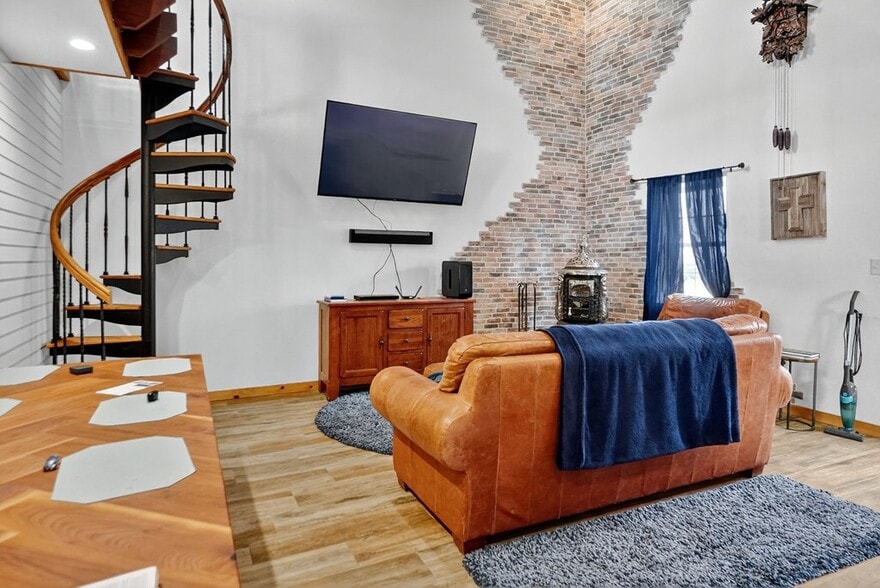 More Photos Of 4301 S County Road 1135, Midland Specialty For Sale