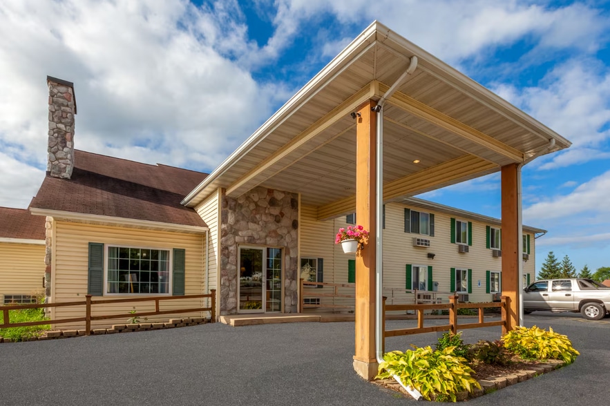 Primary Photo Of 227 Ripon Rd, Berlin Hotel For Sale
