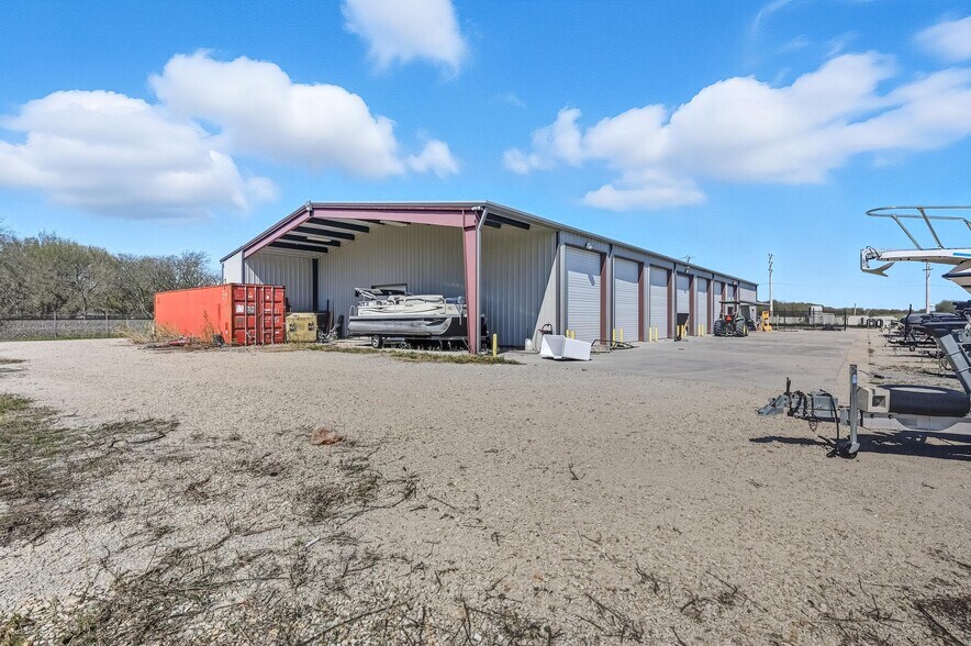 More Photos Of 180 E Chapman Dr, Sanger Warehouse For Sale