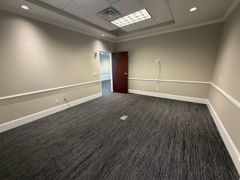 More Photos Of 501 Forest Ln, Clemson Medical For Lease