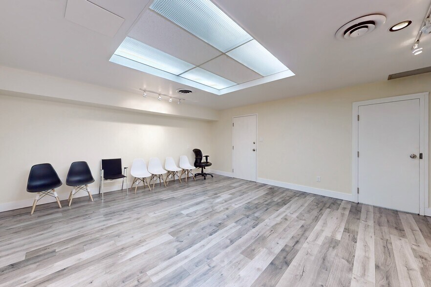More Photos Of 66 Gerrard St E, Toronto Storefront Retail Office For Lease