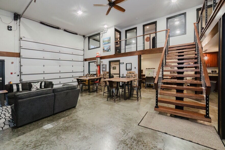 More Photos Of 5706 Bethel Rd, Port Orchard Warehouse For Sale