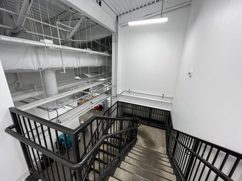 More Photos Of 225 Ellicott St, Buffalo Supermarket For Sale