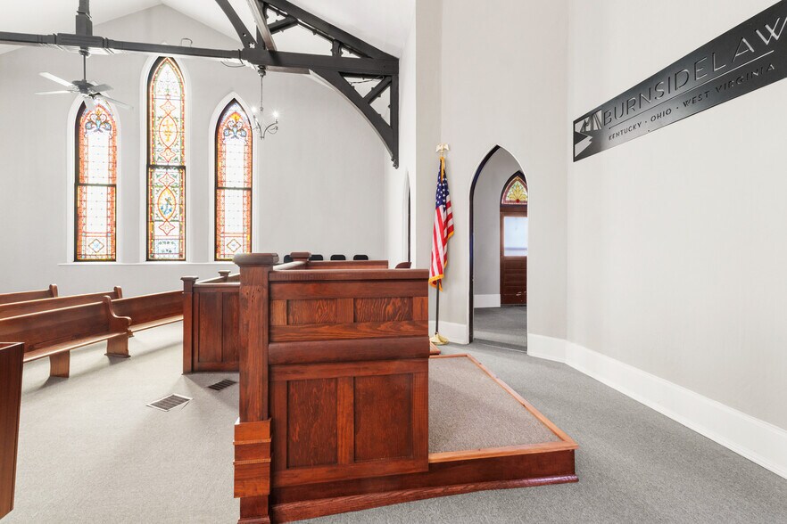 More Photos Of 311 17th St, Ashland Loft Creative Space For Sale