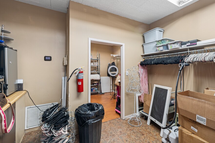 More Photos Of 531 Central Ave, Laurel Flex For Sale